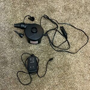 Blow up mattress air pump with wall plug and car adapter